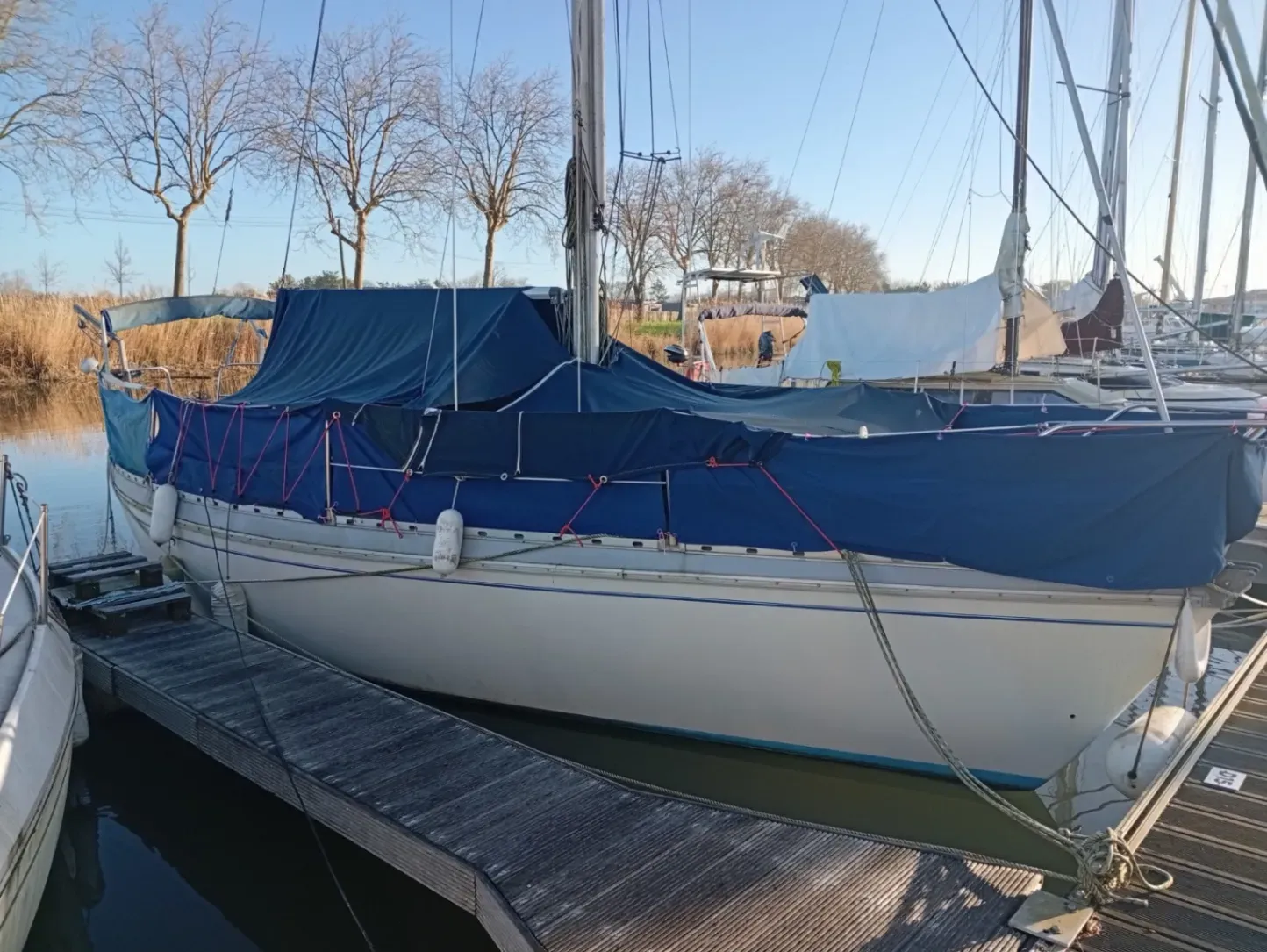 Photo de JEANNEAU AQUILA 1